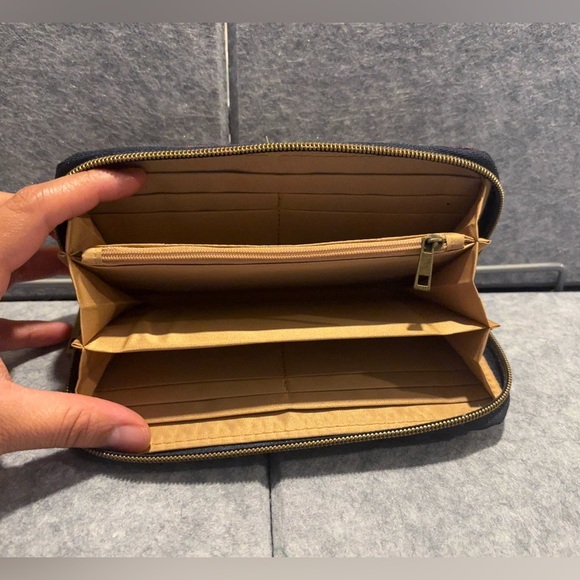 ✈️Travelon Zip Around RFID Blocking Anti-Theft Wristlet Wallet Clutch ✈️ - Picture 4 of 7